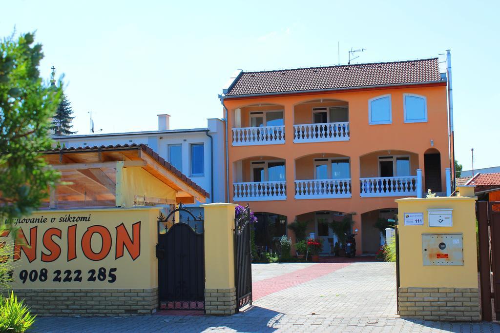 Studio Florida Štúrovo Kültér fotó