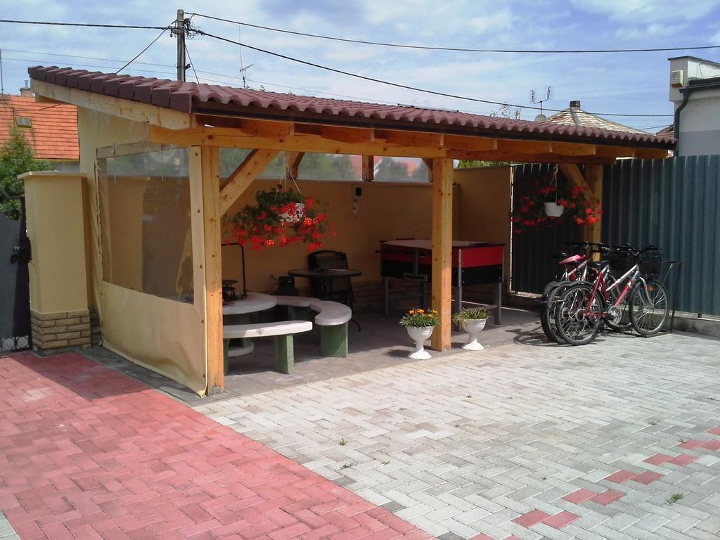 Studio Florida Štúrovo Kültér fotó